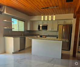 Building Photo - 5804 W Gelding Dr