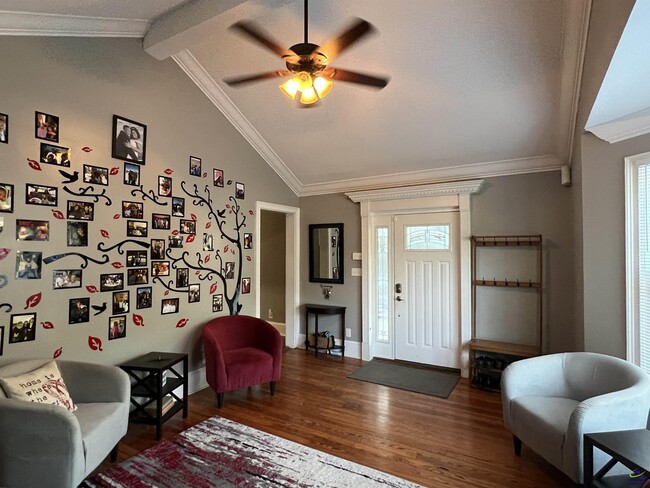 Foto del edificio - 3257 Ridge Ave
