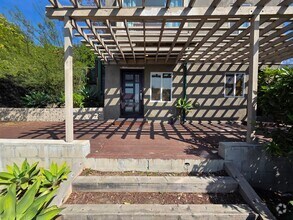 Building Photo - 1350 Echo Park Ave