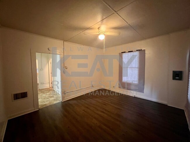 Foto del edificio - 2 Bedroom, 1 Bathroom House is Available Now!