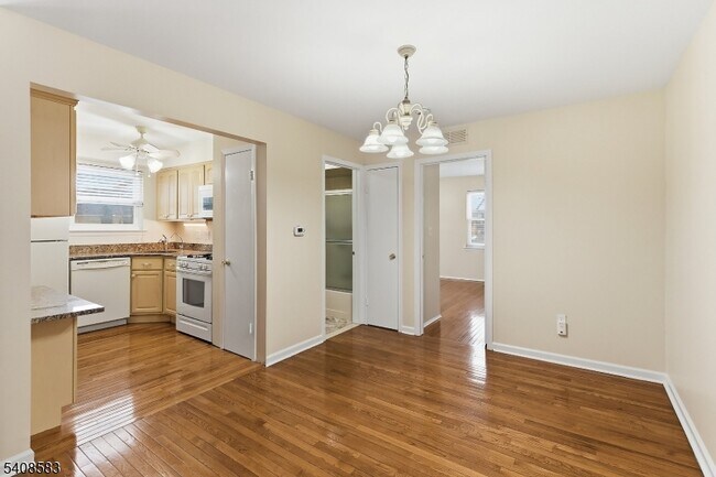 Foto del edificio - 1201 Normandy Ct