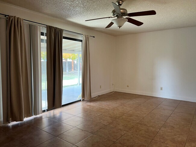 Foto del edificio - 3735 S. VERDE VISTA - 3 BEDROOM 2 BATH - S...
