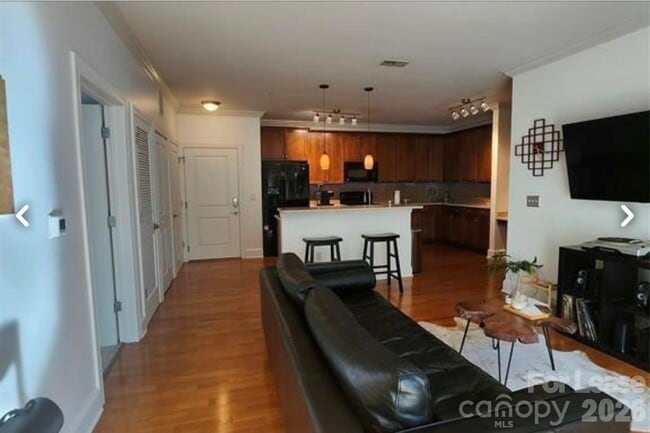 Building Photo - 630 Calvert St