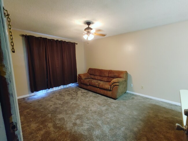 Building Photo - 4780 Pontchartrain Dr