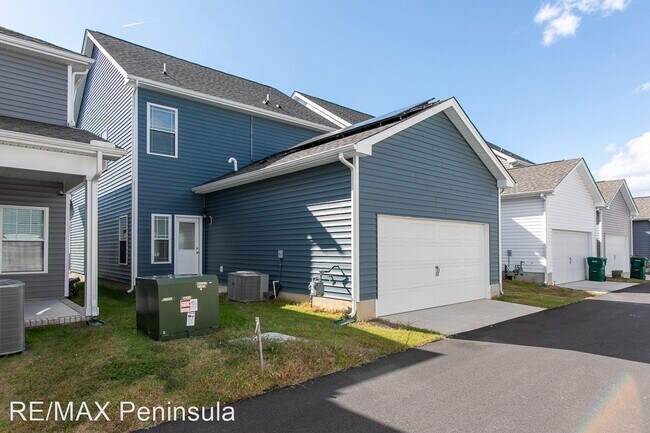 Building Photo - 3 br, 2.5 bath House - 1514 Waltham Lane