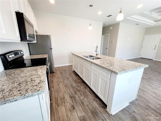 Building Photo - 3809 Las Vistas Ln