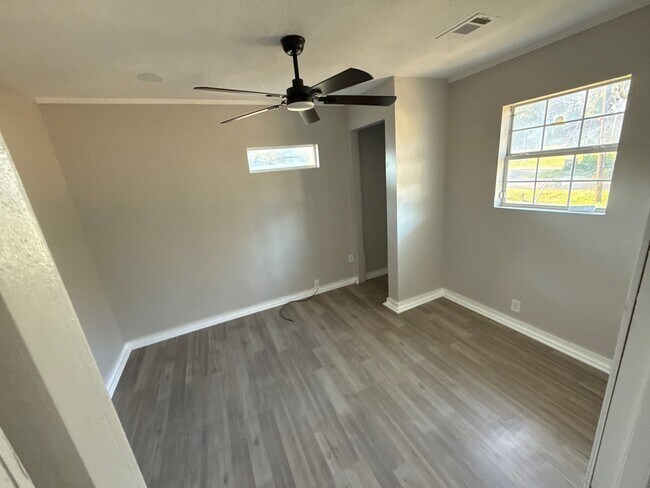 Foto del edificio - 110 Pine Lawn Pl