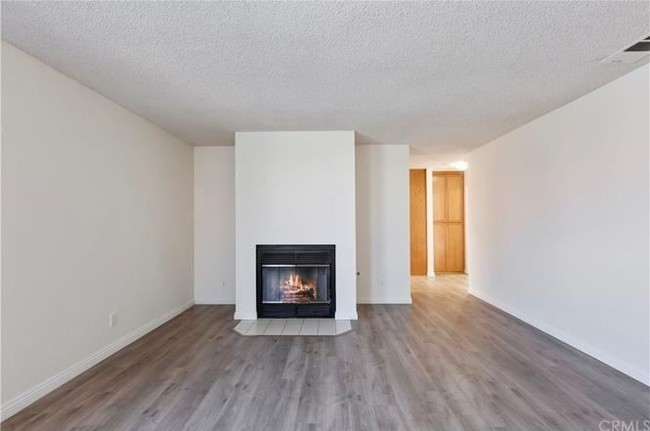 Building Photo - 3 br, 2.5 bath House - 457 CAMINO CORTO