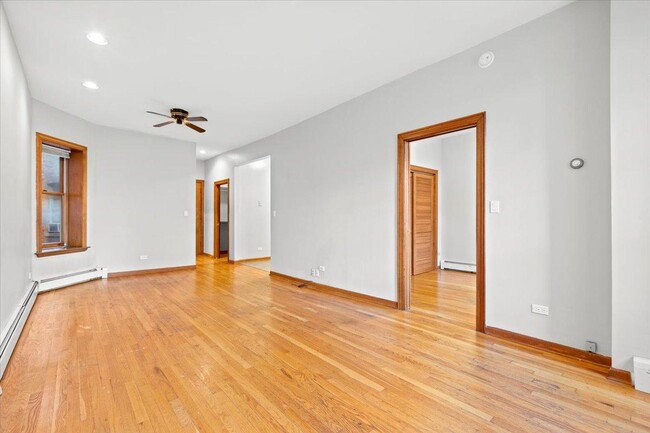 Foto del edificio - 1 bedroom in Chicago IL 60613