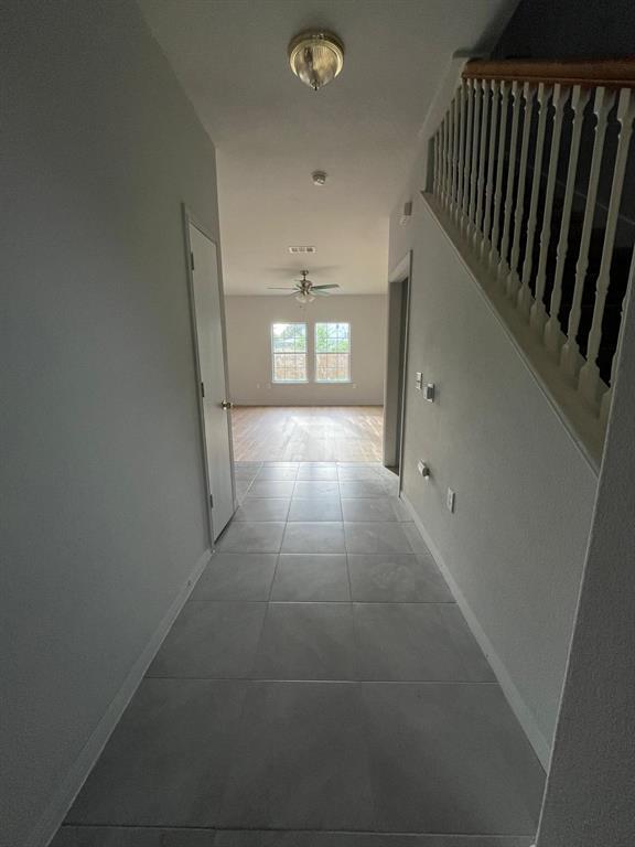 Building Photo - 7504 Lazy Creek Dr