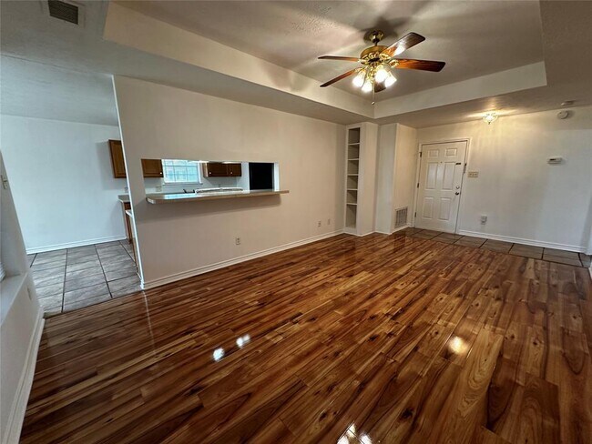 Foto del edificio - 1400 Prairie Dr