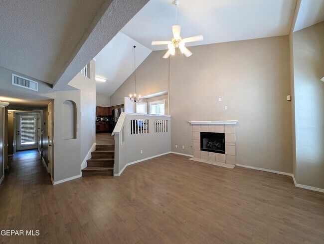 Foto del edificio - 12145 Sun Arbor Pl