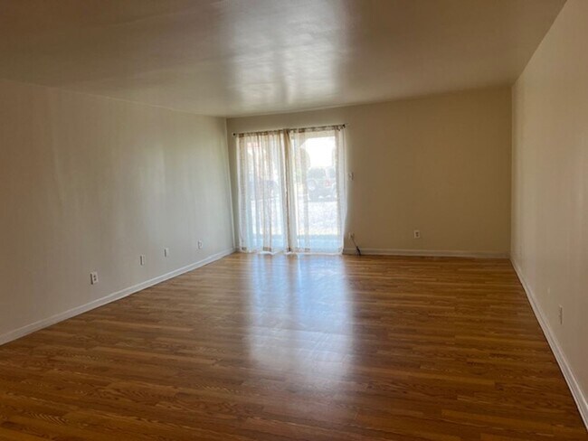 Building Photo - Knoxville 37919 - 1 bedroom condo in Chero...