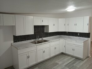 Building Photo - 1534 Moonflower St