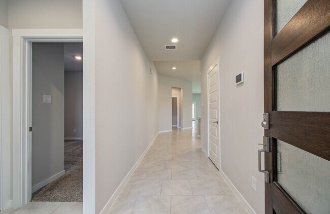 Foto del edificio - 28511 Eli Eagle St