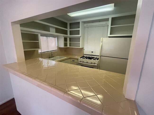 Foto del edificio - 1965 W Lamar St