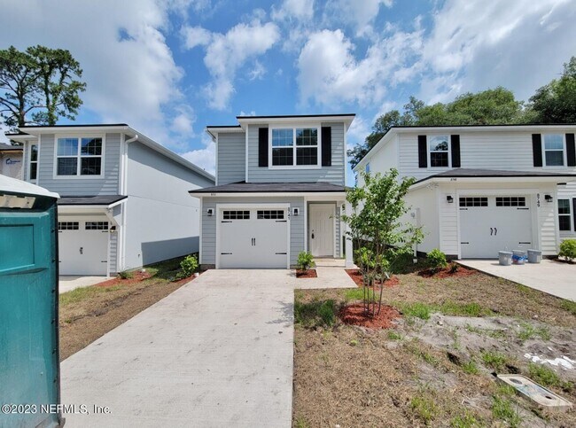 Building Photo - 8741 Dandy Ave