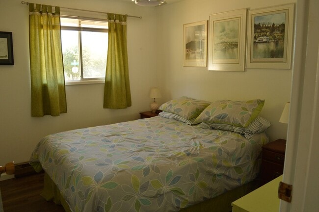 Building Photo - Fully Furnished Short Term Rental