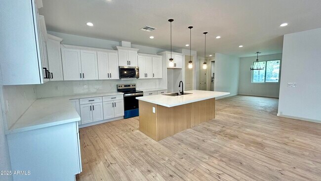 Foto del edificio - 6216 W Sierra Vista Dr