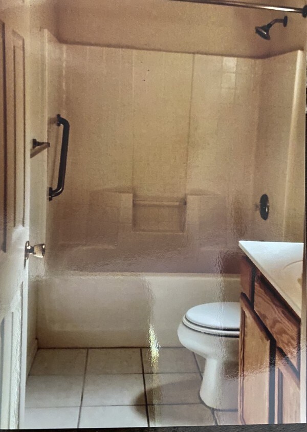 Bathroom - 1830 Magnolia Dr