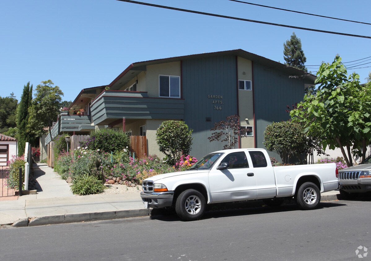 Building Photo - Montclair Garden Apartments
