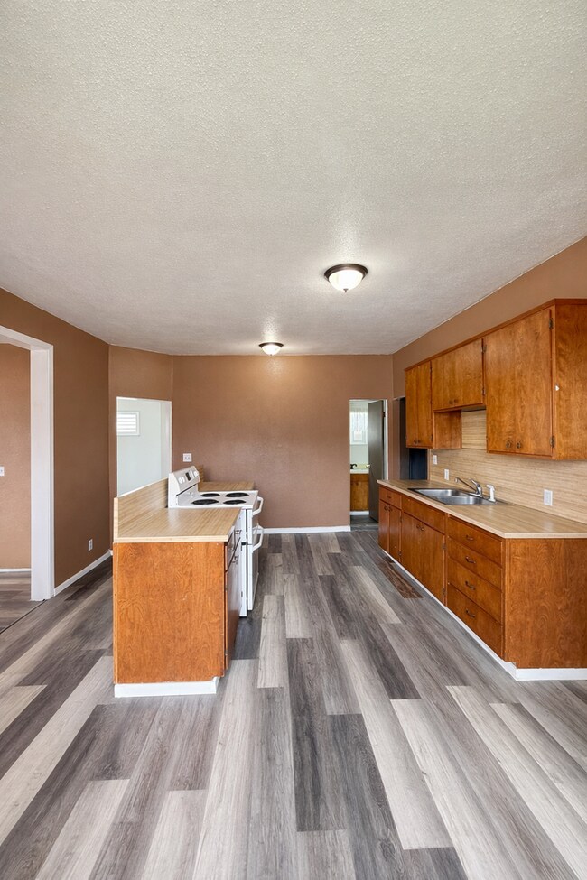 Foto del edificio - 829 Emerson Ave