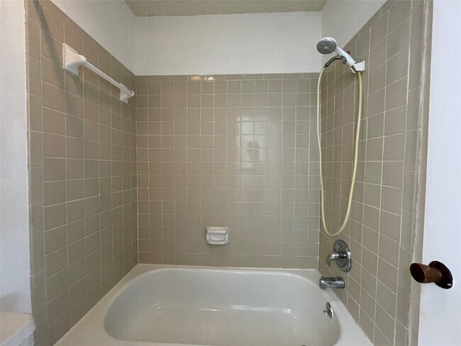 Foto del edificio - 3909 Tanglewilde St