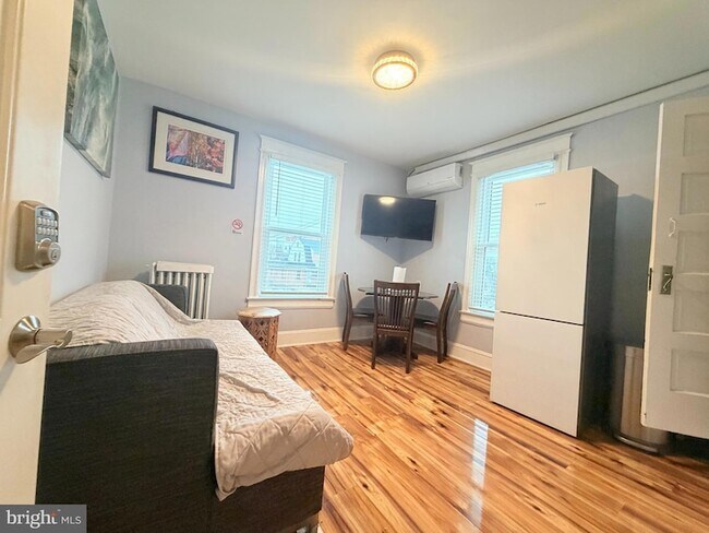 Foto del edificio - 3119 South Dakota Ave NE