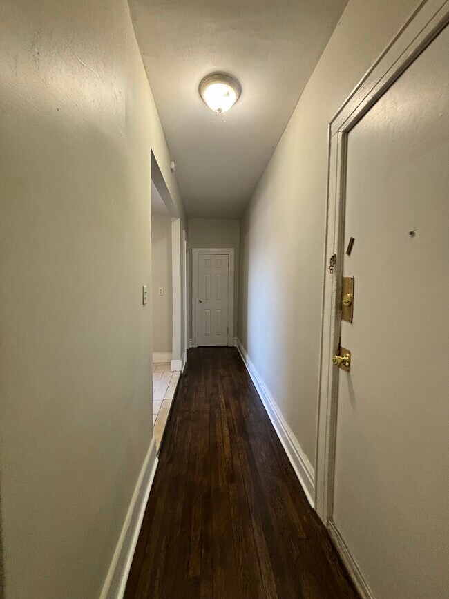 196 Roseville Ave 32 - 205 Roseville Ave