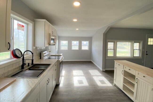 Foto del edificio - 3 br, 1 bath House - 11011 3rd St