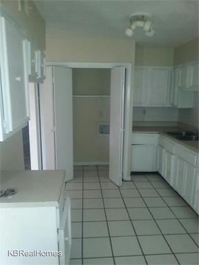 Building Photo - 3820 Jasmine Dr