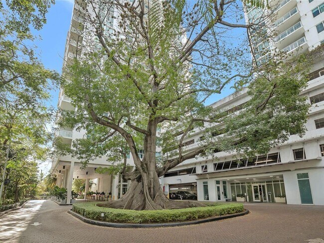 Foto del edificio - 1861 NW S River Dr