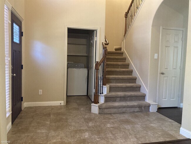 Building Photo - 4 br, 2.5 bath House - 8202 Kerrington Gle...