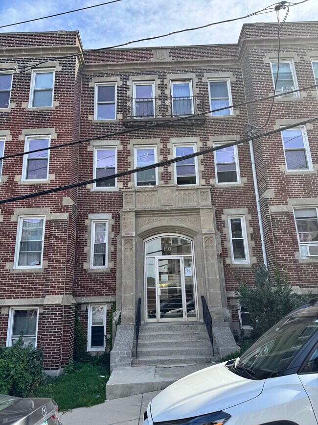 Foto del edificio - 110 Brainerd Rd