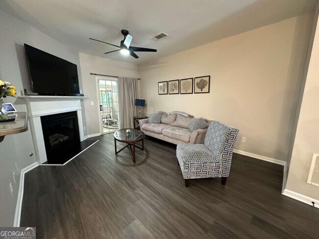 Foto del edificio - 2270 Leicester Way SE
