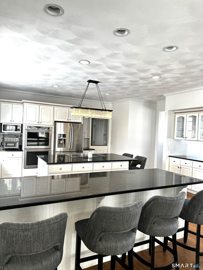 Building Photo - 9 Leeward Ln