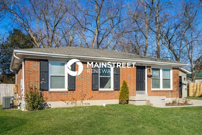 Building Photo - 3 Bedroom Pet-Friendly Home in Louisville, KY with Main Street Renewal