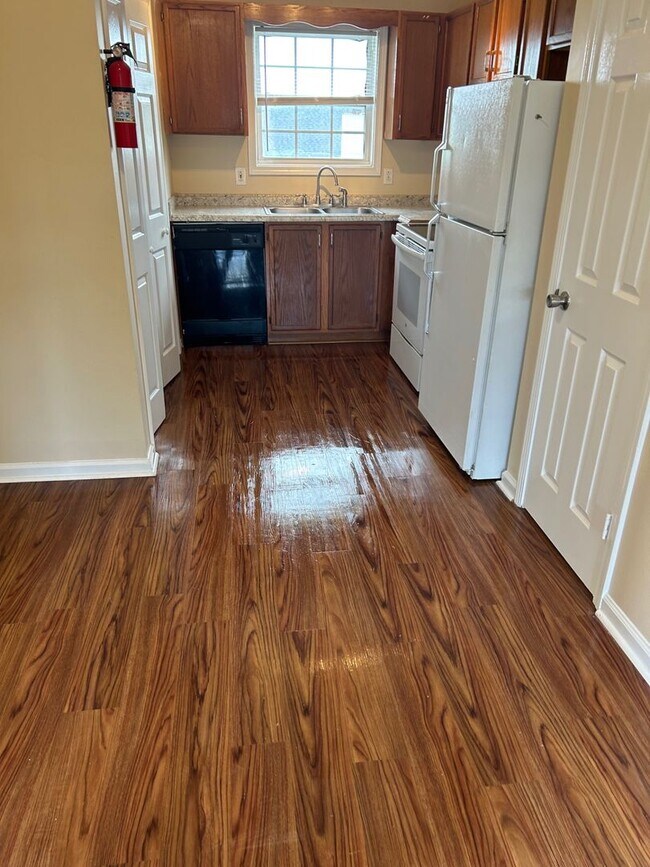 Foto del edificio - 3839 Jockey Dr