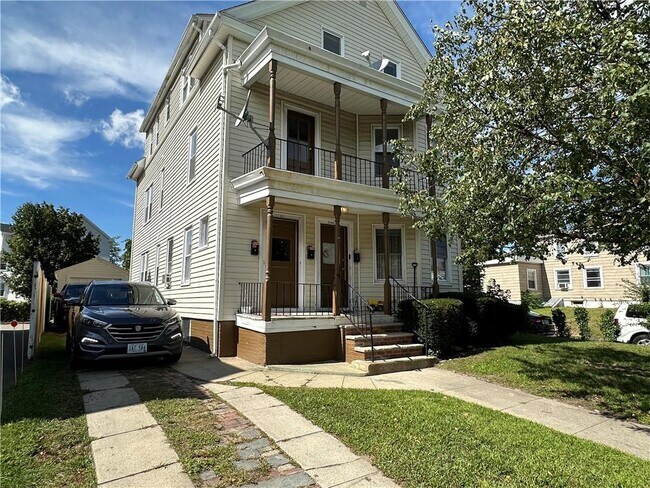 Foto del edificio - 1245 Cranston St