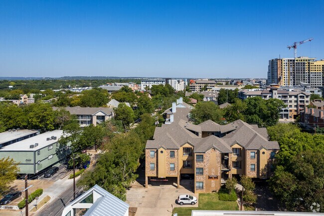 Aerial Photo - Vanderbilt Condominiums