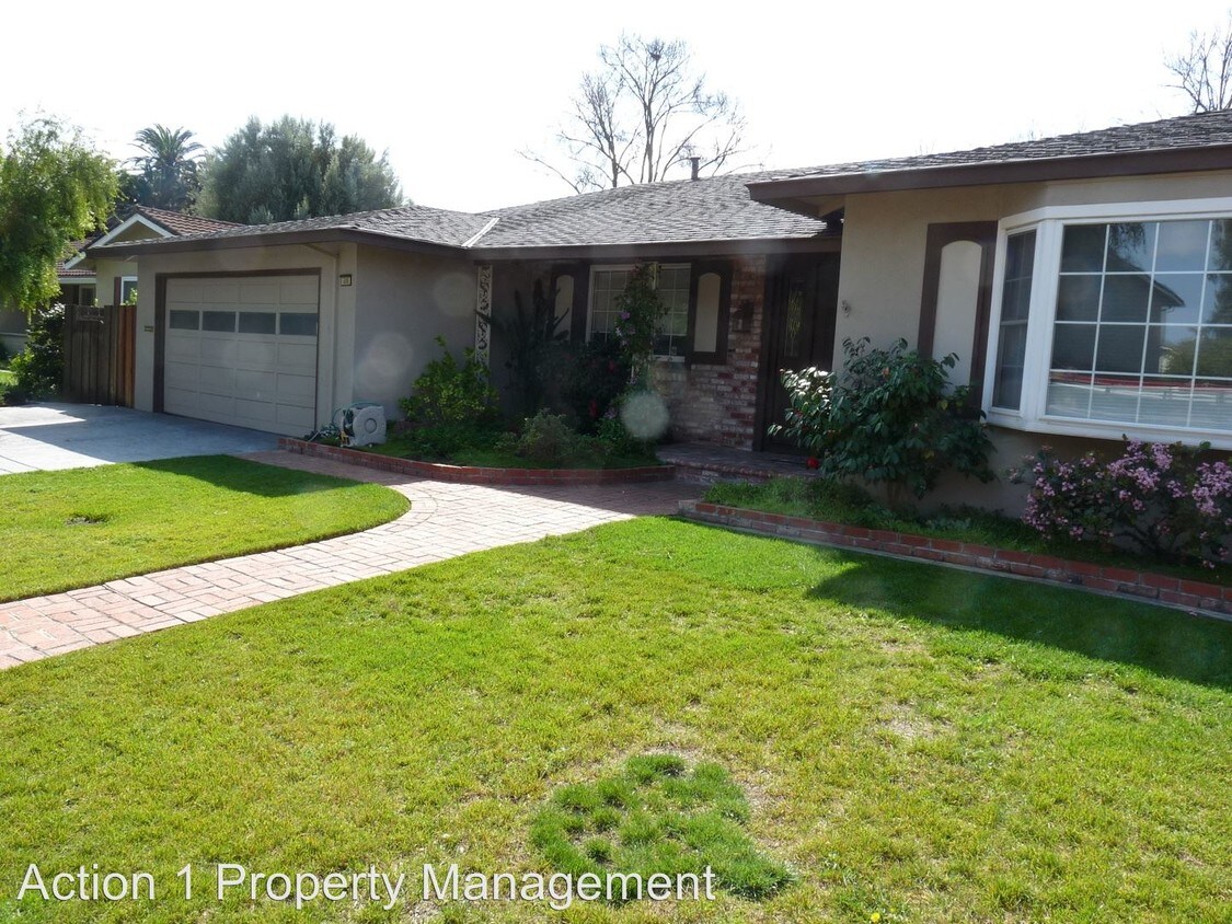 Primary Photo - 5006 Hummingbird Rd