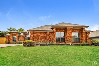 Building Photo - 2102 Monterrey Pl