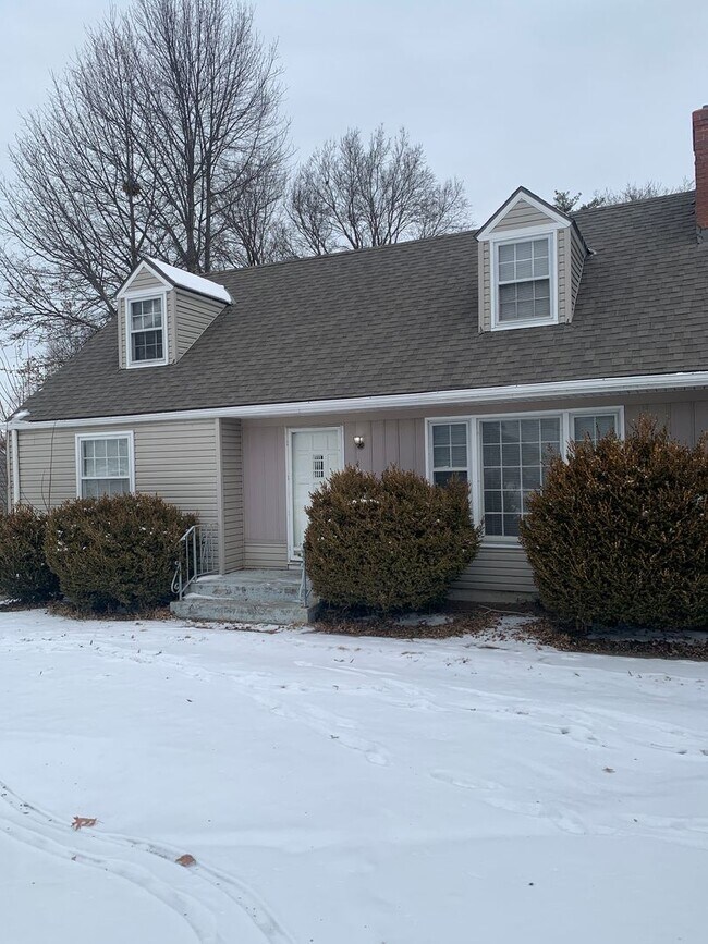Foto del edificio - Your Next Home Awaits: 4BR/2BA in Desirable Prairie Village Location!