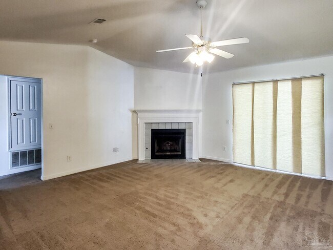 Foto del edificio - 412 Bay Oaks Dr