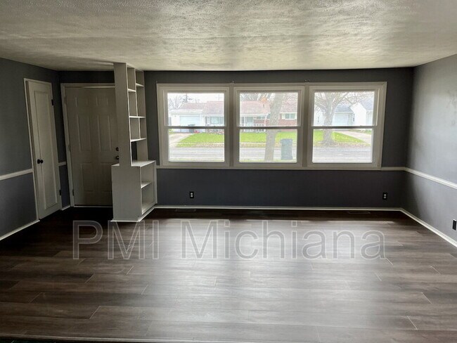 Foto del edificio - 3407 Kent Ln