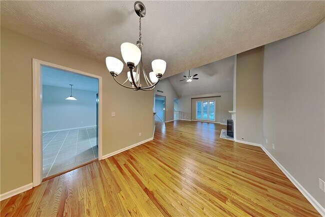 Building Photo - 1828 Danbury Ct