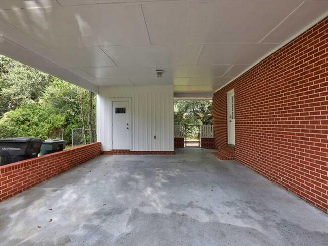 Building Photo - Beautiful 4 bedroom home near FSU!