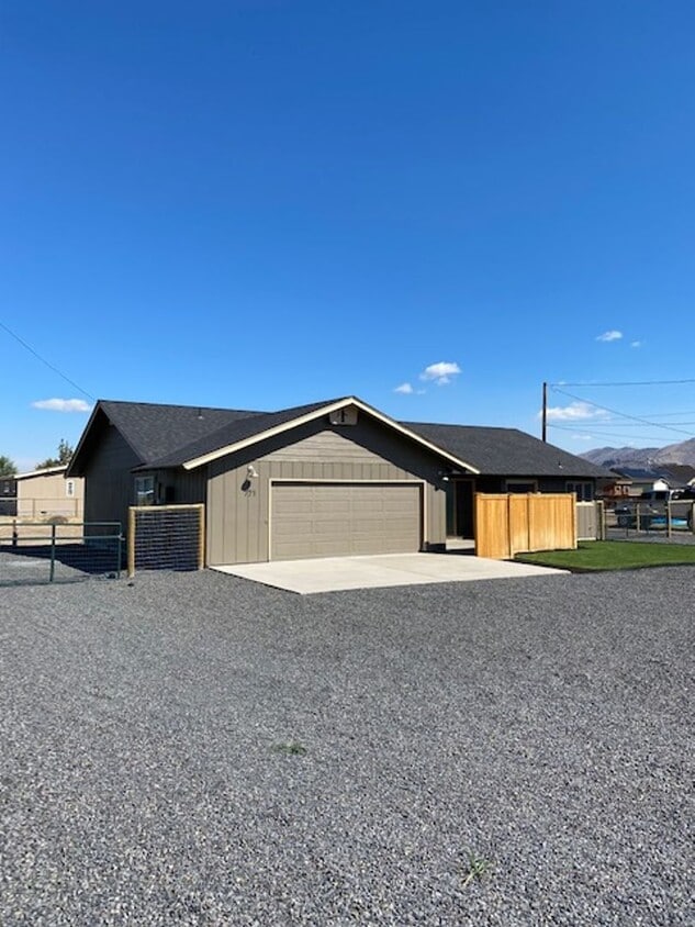 711 Smith Rock Wy, Terrebonne, OR 97760 House Rental in Terrebonne