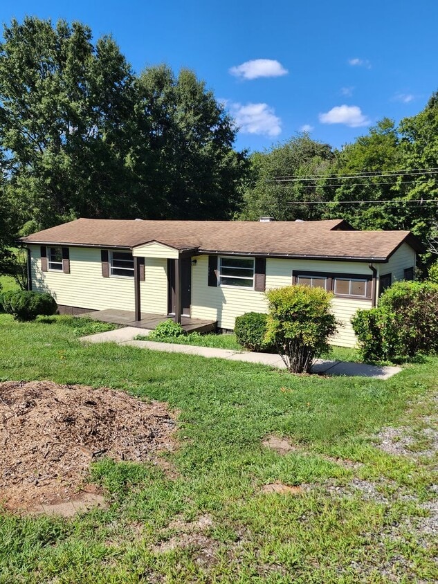 Primary Photo - Newly Remodeled!!