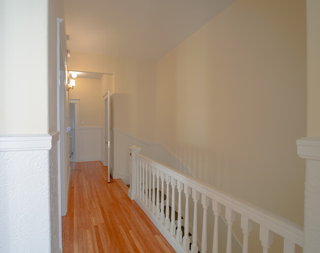 Building Photo - 768 9th Ave